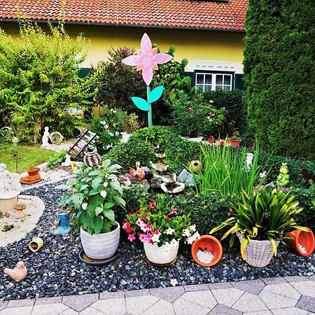 Gaestehaus Strini Jennersdorf Bagian luar foto